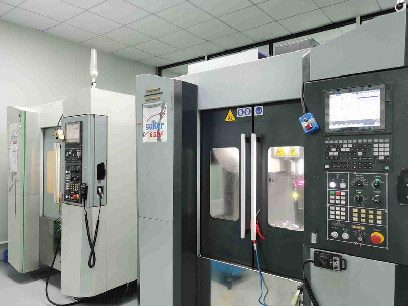 Dongguan Kingrui Precision Mould Co.,LTD производственная линия производителя